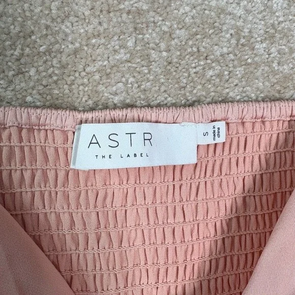ASTR THE LABEL Peplum Top Women's Small Pastel Pink Satin Long Sleeve - Picture 6 of 7